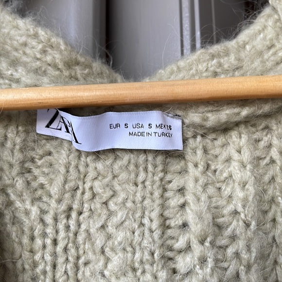 Zara Knit Cardigan Embellished Buttons - Picture 3 of 7